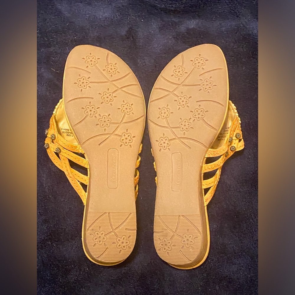 BareTraps Sandals - Picture 2 of 2